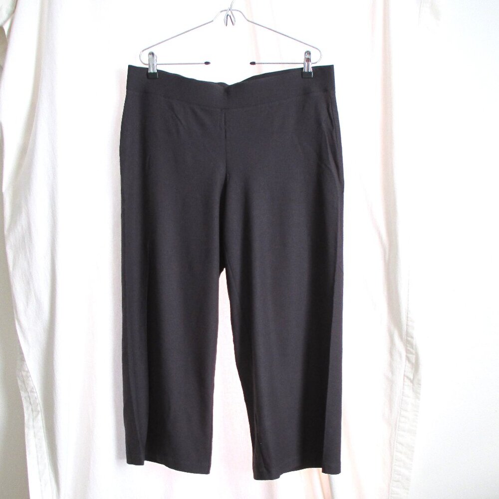 EILEEN FISHER Crepe Knit Cropped Black Pants